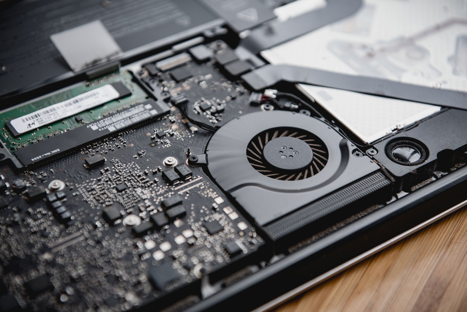 How to Clean Your Laptop to Make It Faster for Beginners: A Complete Step-by-Step Guide